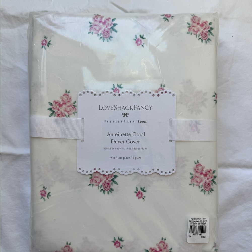 LoveShackFancy Antoinette Double Ruffle Edge
Duvet, Twin/Twin XL, Ivory/Pink